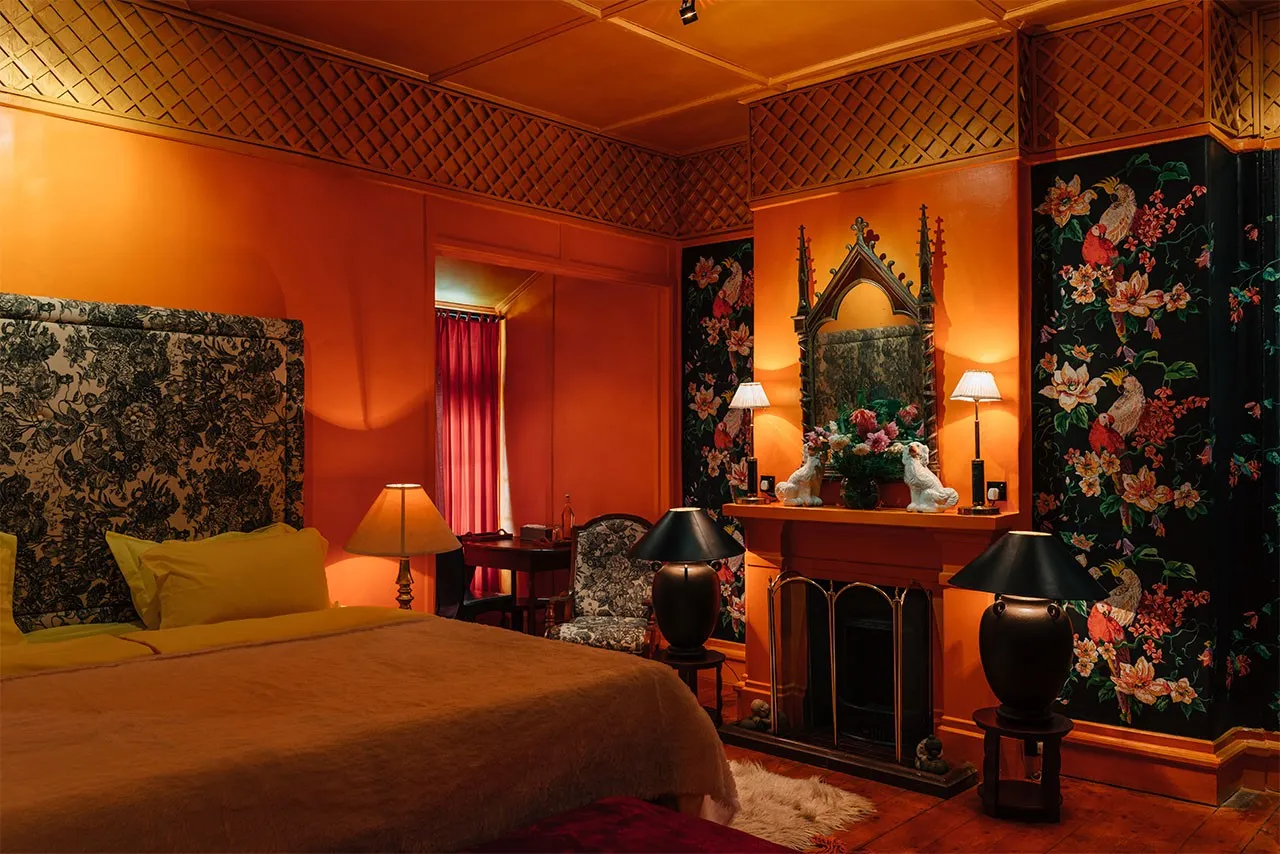 Parrot-Themed Deluxe Double Room