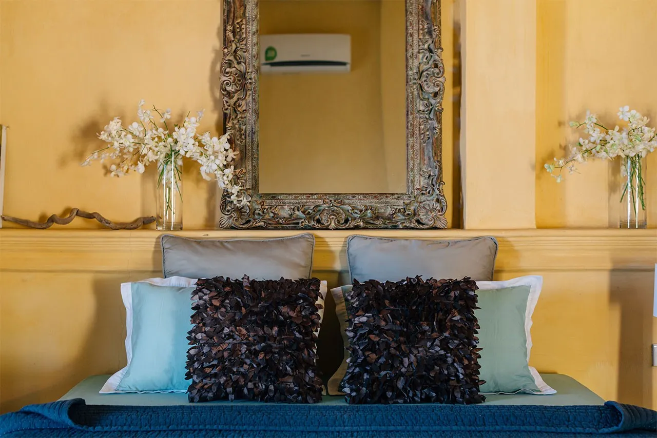 Tropical Villa Room